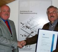 Dieter Weber wurde für 25 Jahre Betriebszugehörigkeit bei UFT geehrt. 